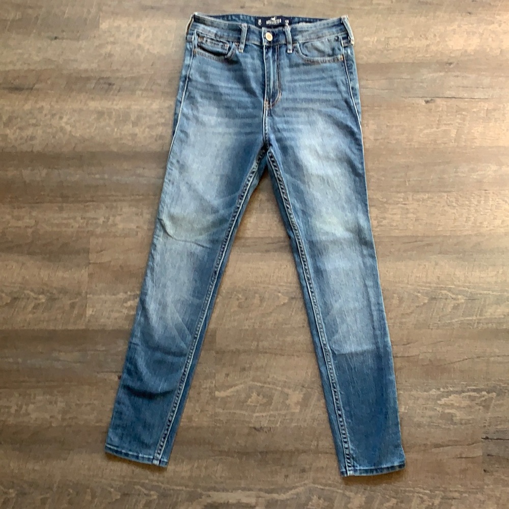 Hollister cropped jean